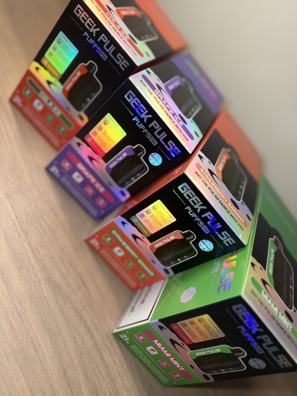 *AUTHENTIC* GEEK BARS PULSE X 25,000 PUFFS